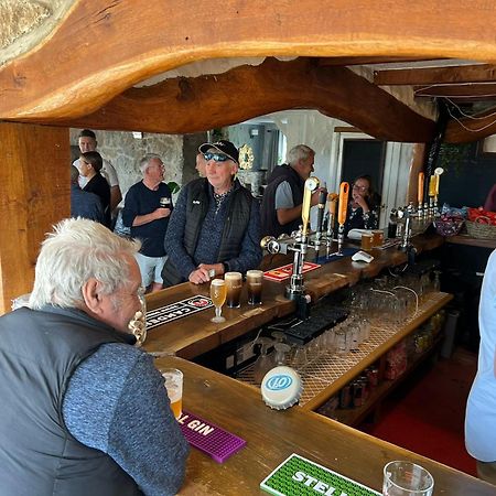 Ty Dderw Country Inn Moelfre Bagian luar foto