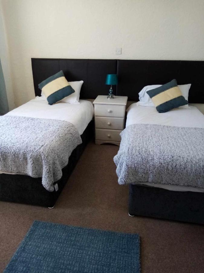 Ty Dderw Country Inn Moelfre Bagian luar foto