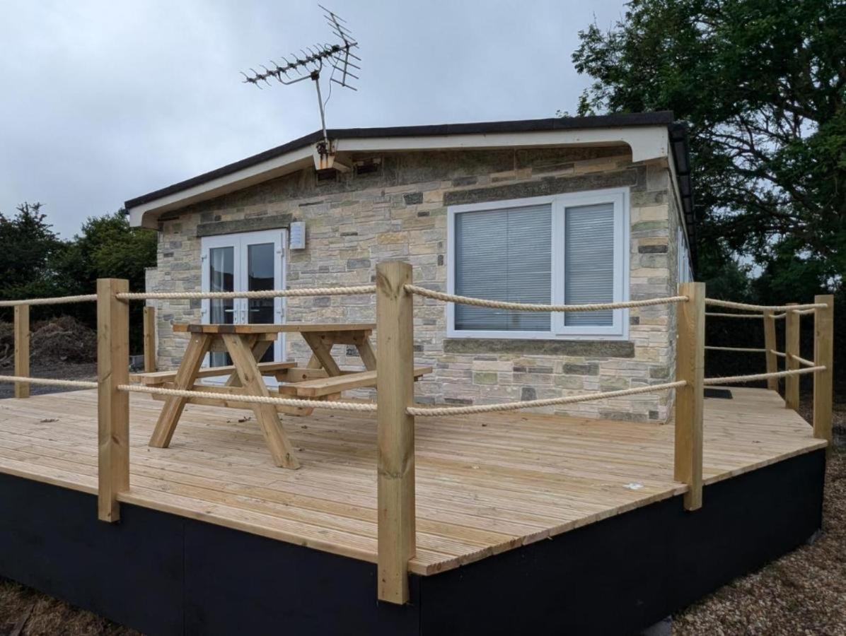 Ty Dderw Country Inn Moelfre Bagian luar foto