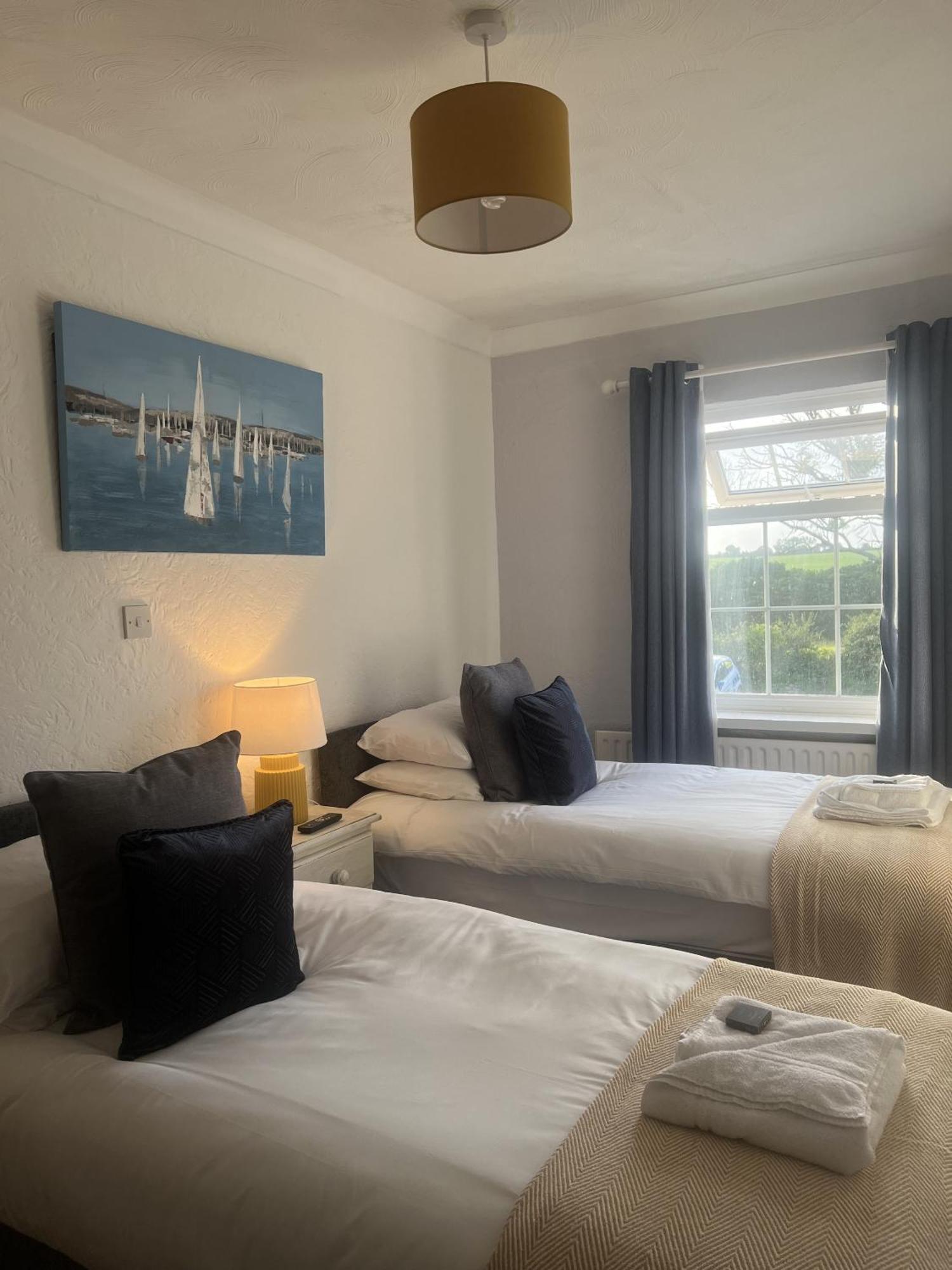 Ty Dderw Country Inn Moelfre Ruang foto