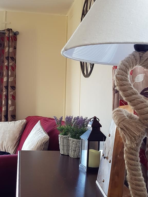 Ty Dderw Country Inn Moelfre Bagian luar foto
