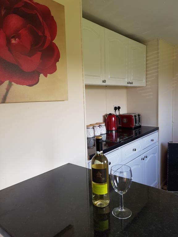 Ty Dderw Country Inn Moelfre Bagian luar foto