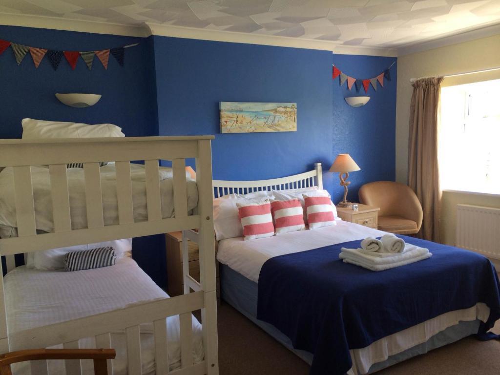Ty Dderw Country Inn Moelfre Bagian luar foto